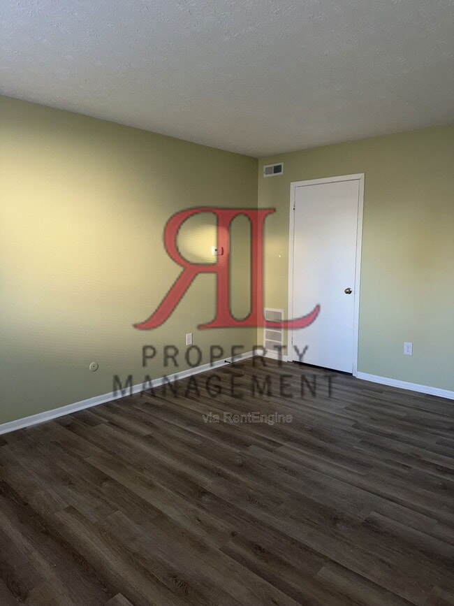 Photo - 596 E Gates St