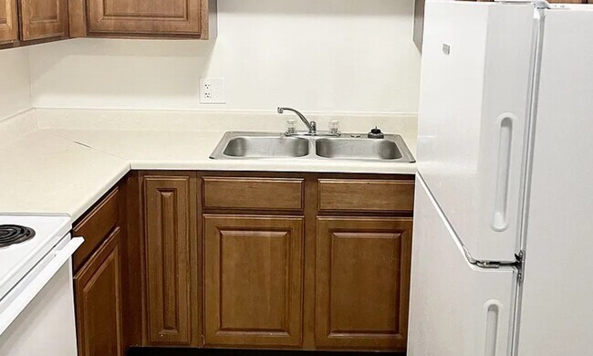 Photo - 600 John Goodhue Rd