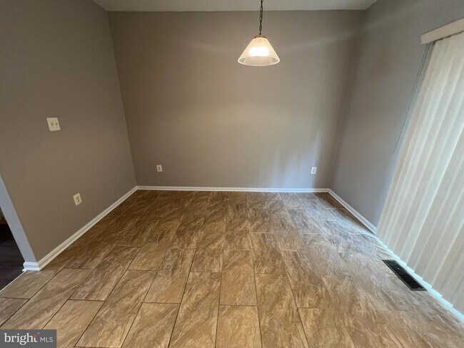 Photo - 18023 Calabar Dr