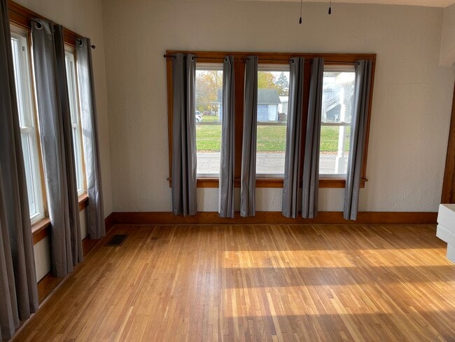 Photo - 10 S Preston St