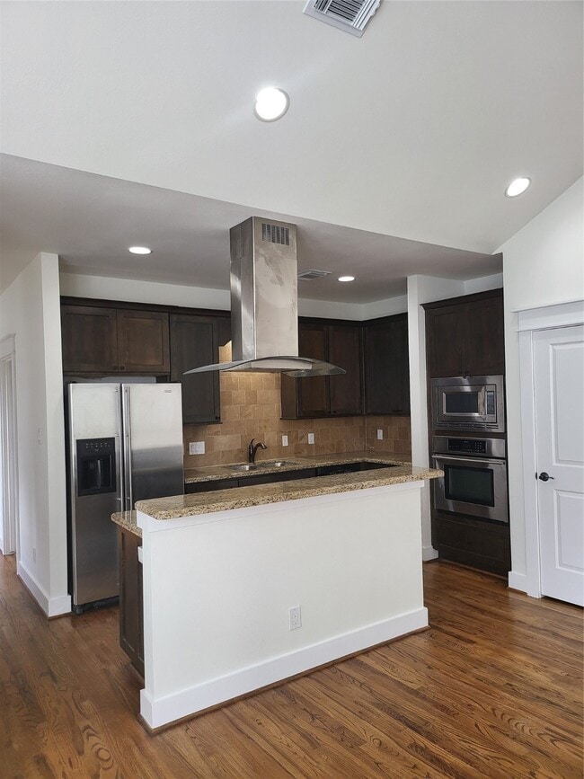 Photo - 2423 Roufa Rd