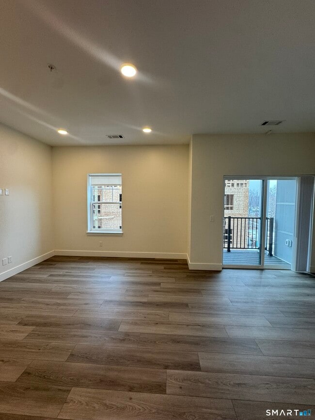 Photo - 414 Berlin Tpke Unidad 1104