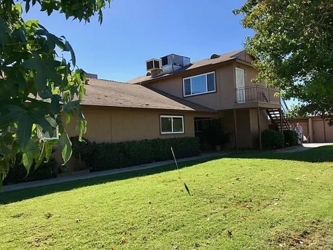 Building Photo - 792-798 Bonita Ave Unit 796