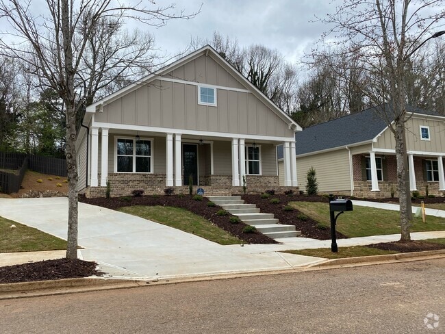 Building Photo - 325 Edgewater Dr Rental