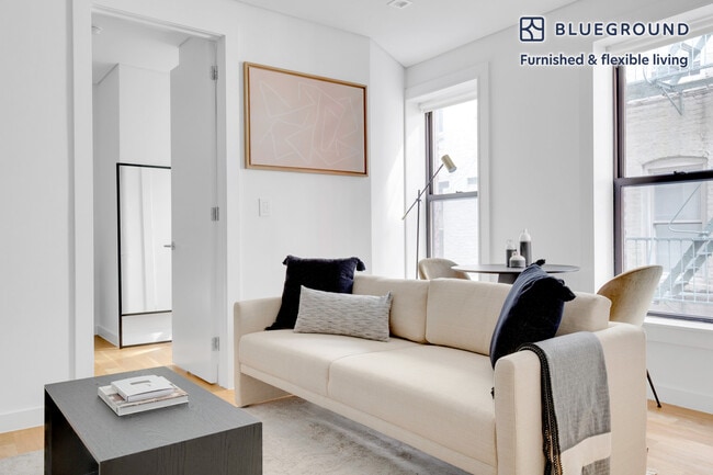 Building Photo - 146 Mulberry St Rental