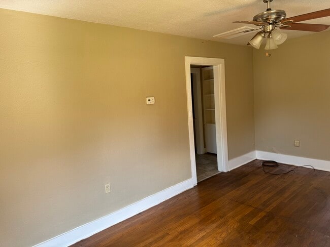 Photo - 1700 Johnson Dr