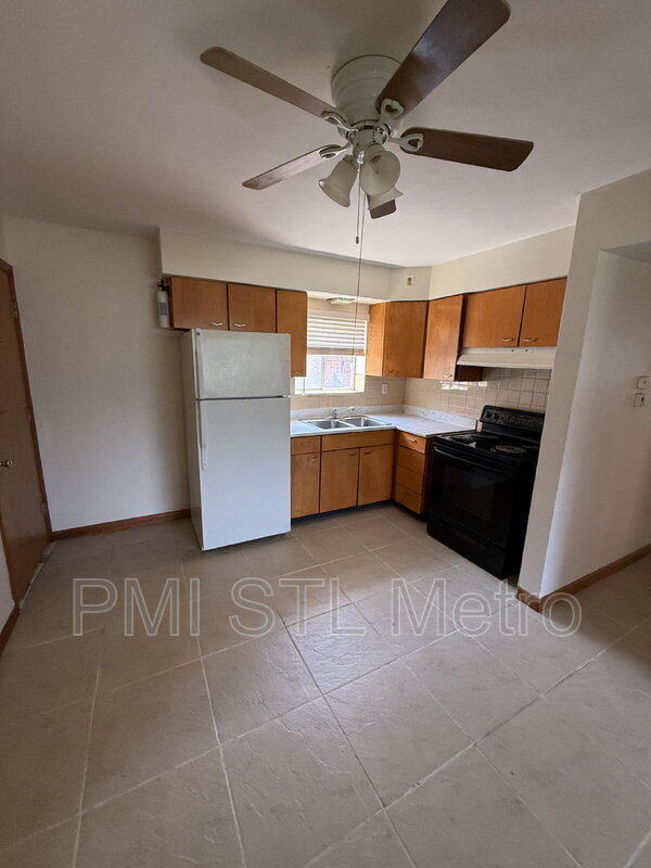 Photo - 4838 S Broadway St Unit B