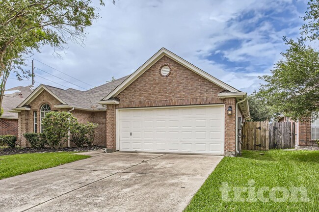 Photo - 814 Robins Way