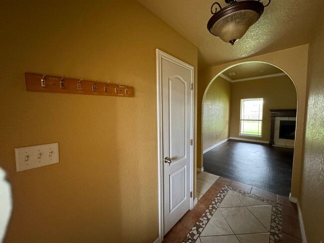 Photo - 9600 Diana Dr