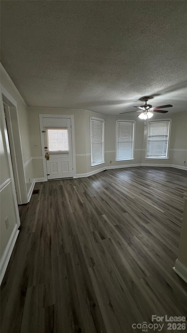 Photo - 181 McGill Ave NW