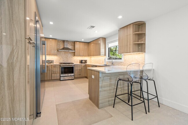 Photo - 325 Oakley Ave