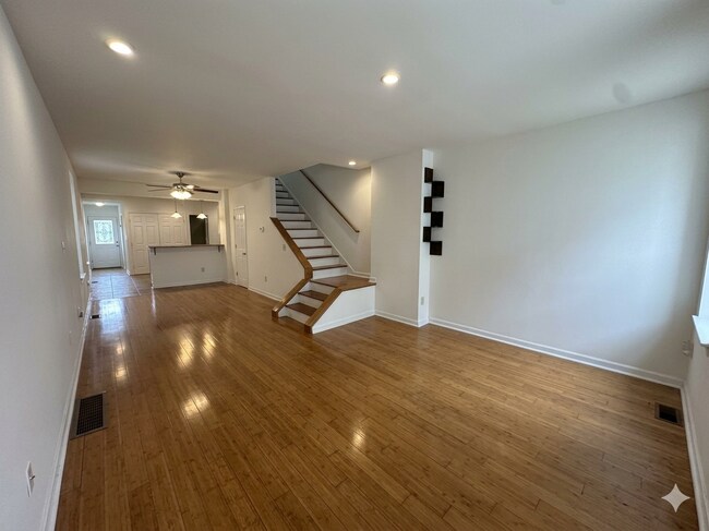 Building Photo - 4720 Fowler St