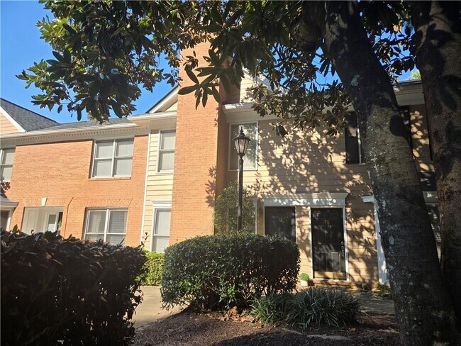 Building Photo - 7500 Roswell Rd