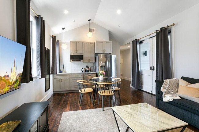 1430 St Charles Ave Unit SI ID1266685P