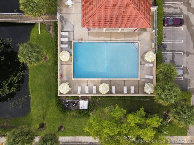 3668 N University Dr Unit D-7
