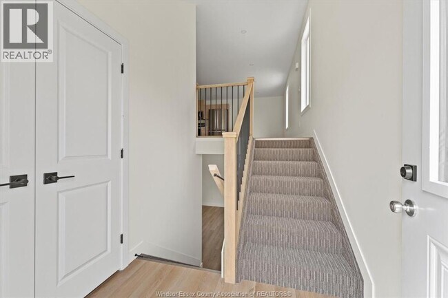 Photo - 2469 Front Rd