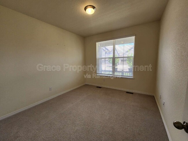 Photo - 808 Byrd Dr