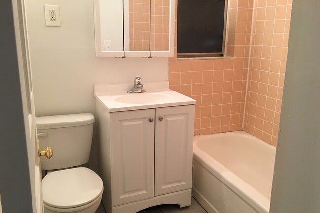 Photo - 5401-5403 S. Woodlawn Avenue