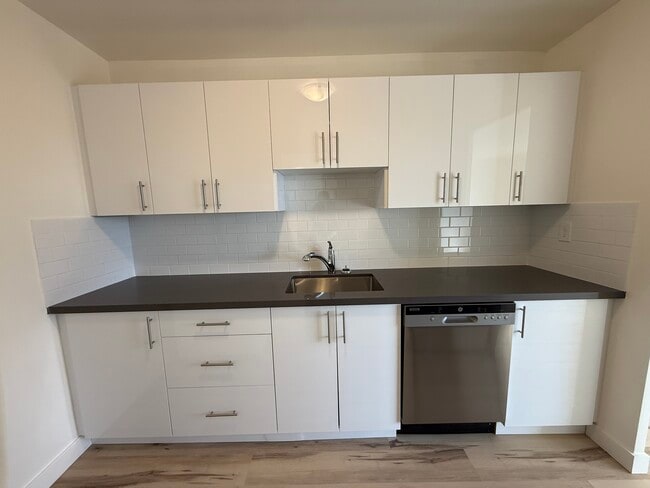 Photo - Riviera Apartments