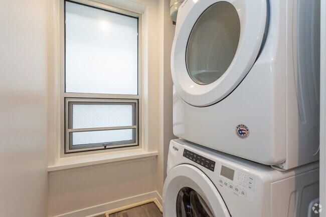 Studio, 1 BA - 498 SF