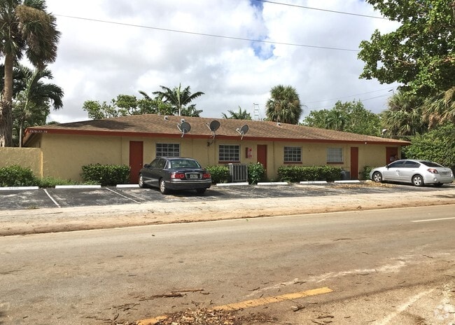 Photo - Lake Success Apartments