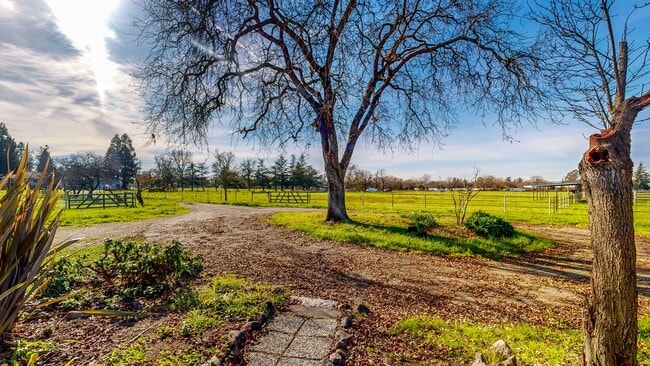 Photo - Welcome to your Country Oasis!  Newly Refurbished 3 bedroom 2 bath home Large lot with Barn & Acr...