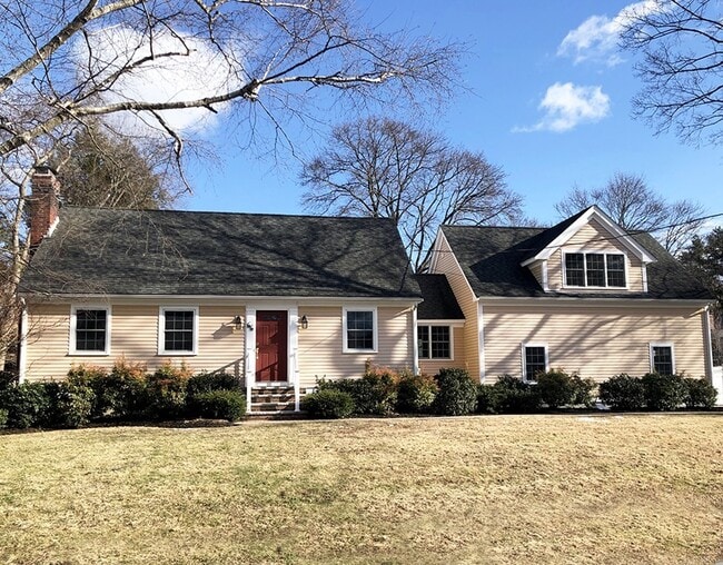Building Photo - 66 Southfield Cir