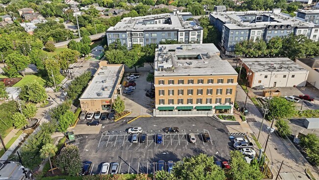 Building Photo - 3401 Louisiana St Unit 202