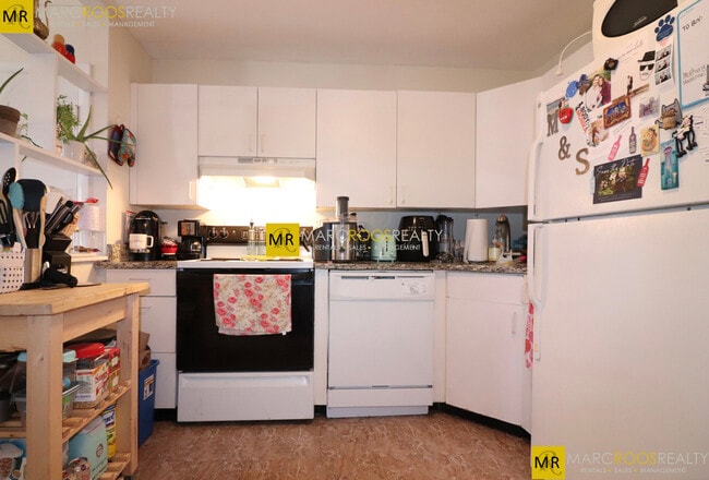 Photo - 200 Saint Paul St