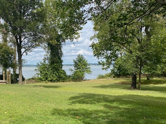 Photo - Riverside Drive