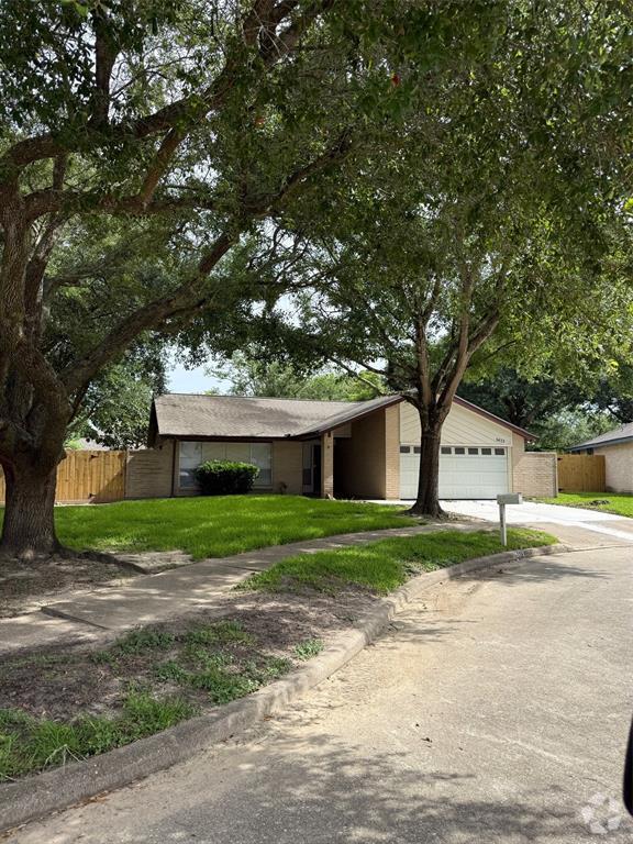 Building Photo - 5613 Countryaire St Rental