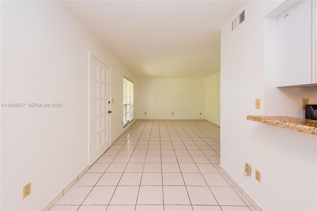 Photo - 10784 N Kendall Dr Unit D2