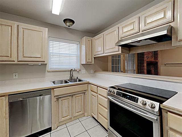Photo - 551 SW Rand Dr