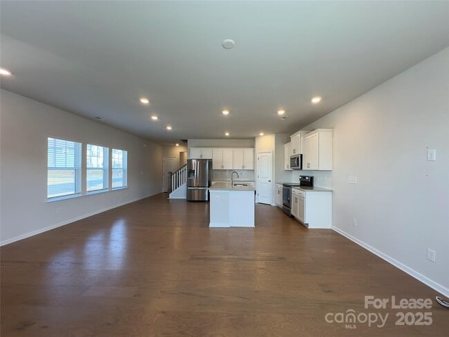 Photo - 403 Wescott St