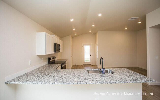 Photo - 2140 Langford Ave