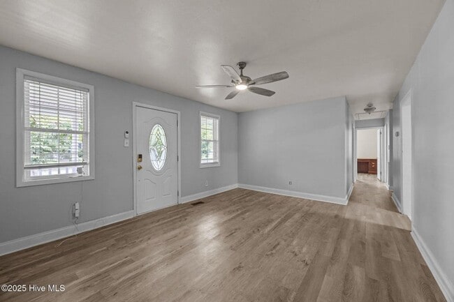 Photo - Spacious updated home in Jax - Pet Friendly - Great Location