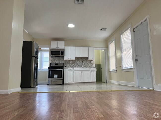 Building Photo - 95 Rumford St Rental