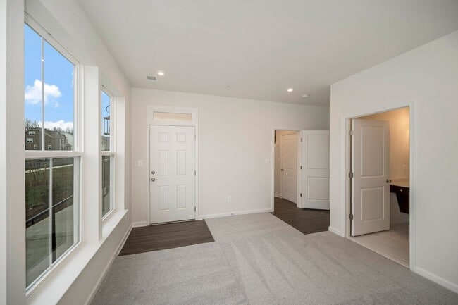 Photo - Gorgeous Bright Tri-level Townhome!