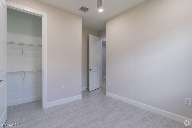Building Photo - 6775 Winding Cypress Dr Rental