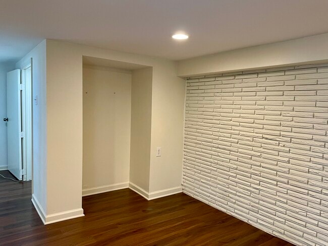 Niche is living room, door to bonus room - 912 Wilson Dr Unit 910 Wilson Dr