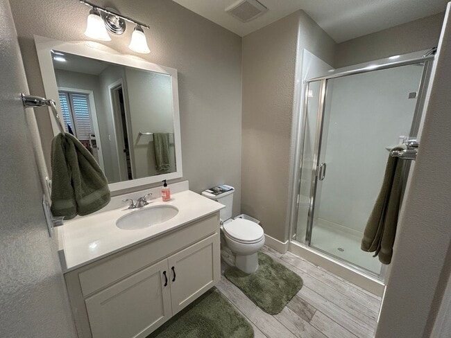 Photo - Brighton Oaks Beauty Just Steps from Downt...