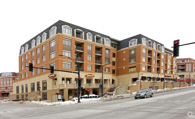 Primary Photo - 510-608 W Touhy Ave