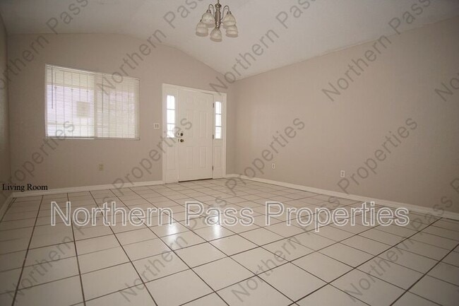Photo - 422 Val Verde St