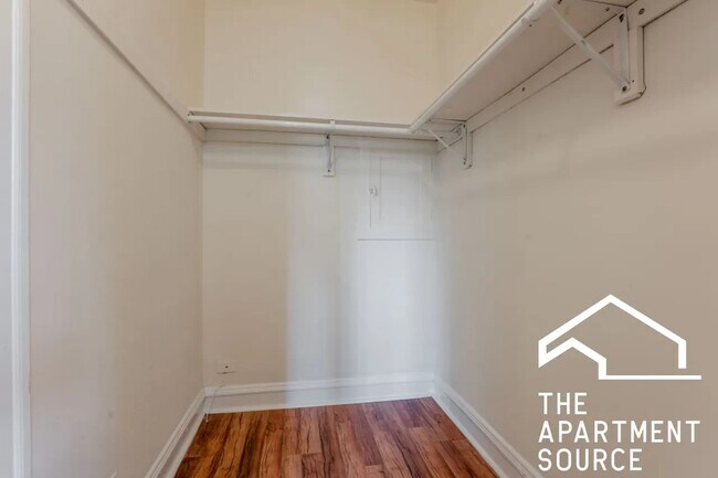 Photo - 2536 N Sawyer Ave Unit 2536 North Sawyer Avenue