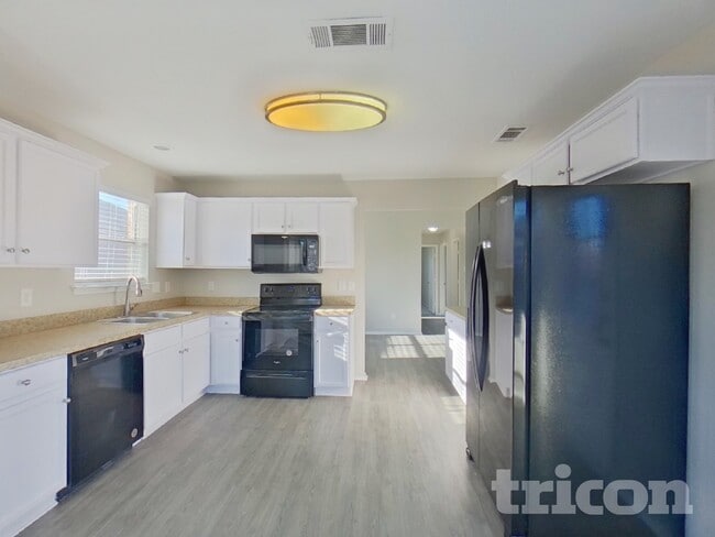 Photo - 932 Crowder Dr