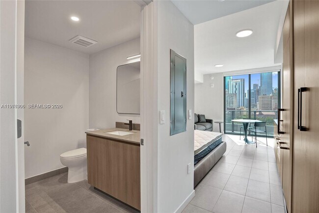 Photo - 121 NE 5th St Unit 801b