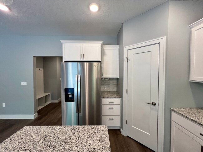 Photo - Modern 3 Bedroom Duplex in Irvine Acres!