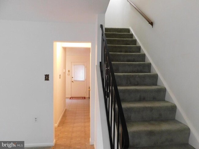 Photo - 205 Moore Dr