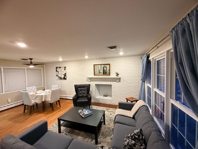 Photo - 3452 Quaker Ct