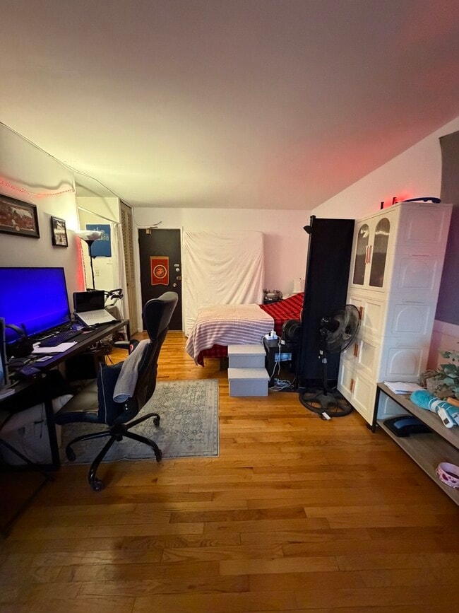 Photo - 541 W Oakdale Ave